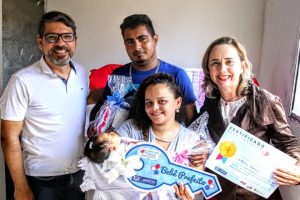 Leia mais sobre o artigo No Jaboatão dos Guararapes, recém-nascida recebe título de Bebê Prefeita