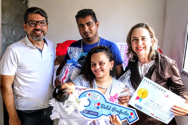 Leia mais sobre o artigo No Jaboatão dos Guararapes, recém-nascida recebe título de Bebê Prefeita