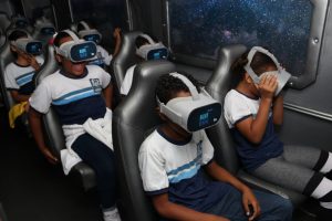 Leia mais sobre o artigo ESTUDANTES DO JABOATÃO PARTICIPAM DE ATIVIDADE DE REALIDADE VIRTUAL VOLTADA À SUSTENTABILIDADE