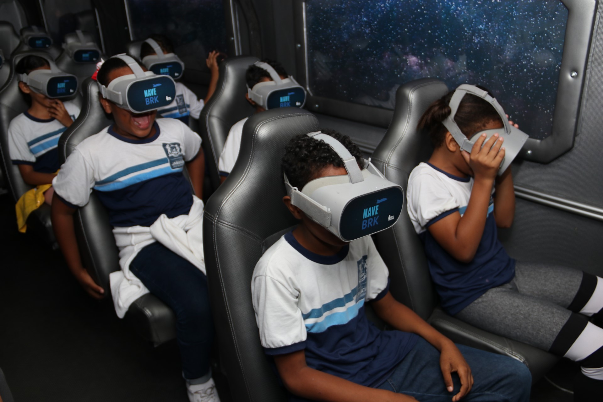 Leia mais sobre o artigo ESTUDANTES DO JABOATÃO PARTICIPAM DE ATIVIDADE DE REALIDADE VIRTUAL VOLTADA À SUSTENTABILIDADE