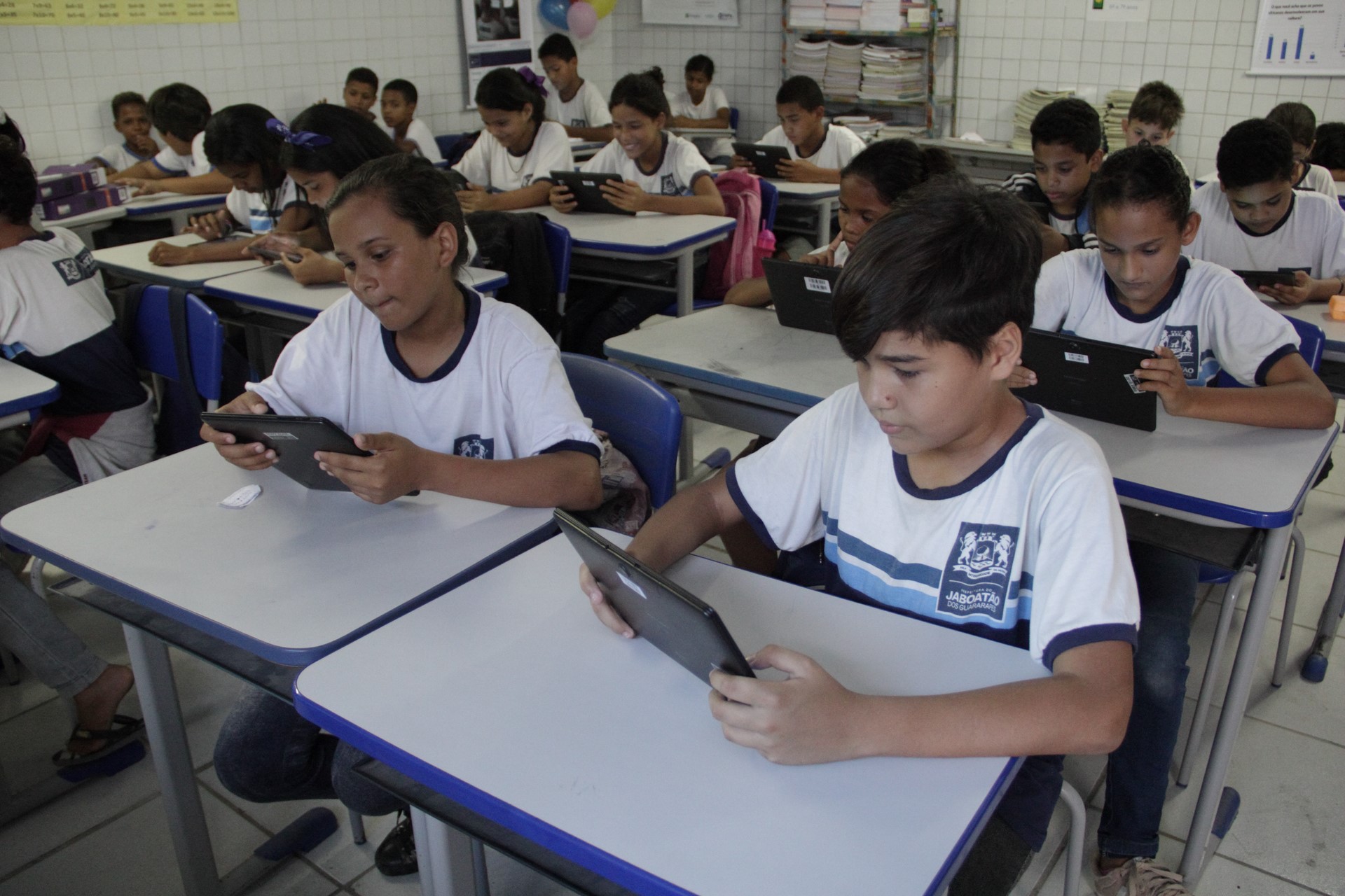 Leia mais sobre o artigo ESTUDANTES DO JABOATÃO DISPUTAM OLIMPÍADA DE MATEMÁTICA DO BRICS