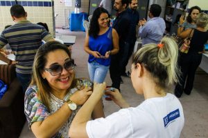Leia mais sobre o artigo Saúde inicia vacinação contra gripe para professores da rede municipal do Jaboatão