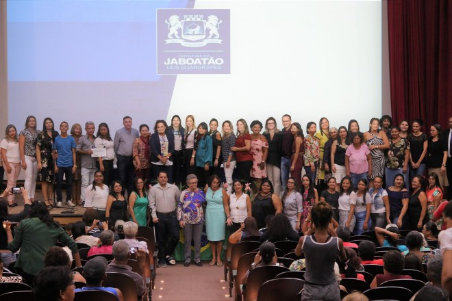 Leia mais sobre o artigo Secretaria de Educação do Jaboatão realiza cerimônia de formatura dos 1.053 alunos do Programa Brasil Alfabetizado