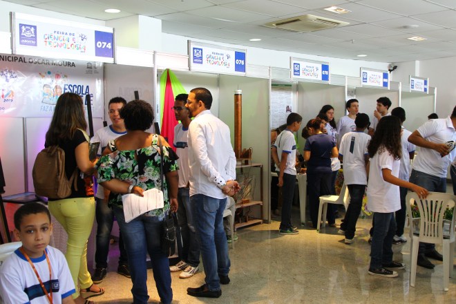Leia mais sobre o artigo SEMANA MUNICIPAL DE CIÊNCIA E TECNOLOGIA REÚNE TRABALHOS DE ALUNOS DE 60 ESCOLAS DO JABOATÃO DOS GUARARAPES