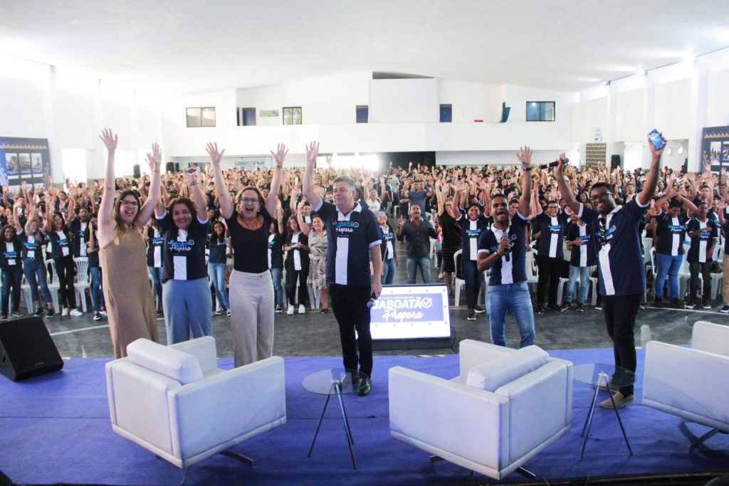 Leia mais sobre o artigo LANÇAMENTO DO JABOATÃO PREPARA 2020 REÚNE CERCA DE 2 MIL ESTUDANTES