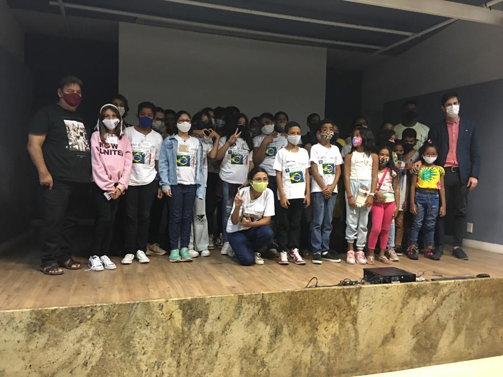 Leia mais sobre o artigo ESCOLA DO JABOATÃO FORTALECE PARCERIA COM A ALIANÇA FRANCESA