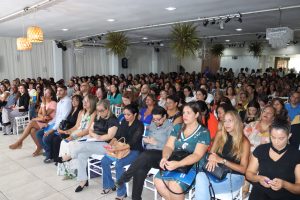 Leia mais sobre o artigo DIRETORES E VICE-DIRETORES, ELEITOS, SÃO EMPOSSADOS EM JABOATÃO